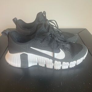 Nike Free Metcon 4 black/white mens size 12.5 great condition worn a few times